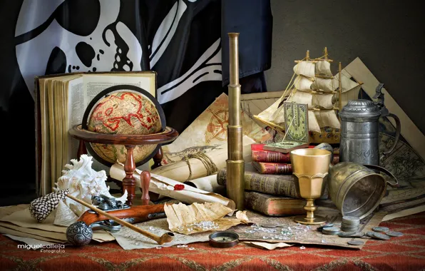 Карты, корабль, книги, трубка, ракушки, монеты, натюрморт, компас