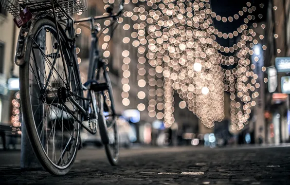 Картинка зима, дорога, ночь, велосипед, город, огни, улица, столб