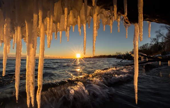 Картинка зима, закат, озеро, сосульки, Канада, Canada, Lake Ontario, озеро Онтарио