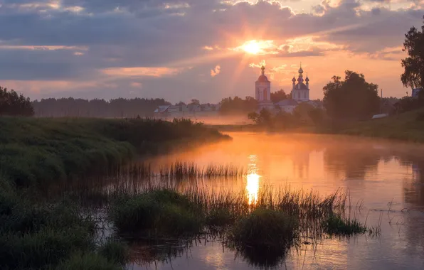 Картинка небо, трава, деревья, закат, отражение, река, красиво, церковь