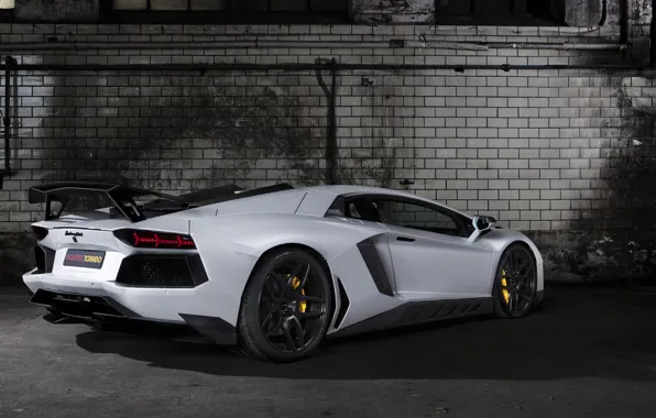 Картинка белый, Lamborghini, суперкар, tuning, задок, LP700-4, Aventador, Novitec