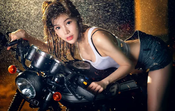 Картинка взгляд, поза, дождь, шорты, мотоцикл, азиатка