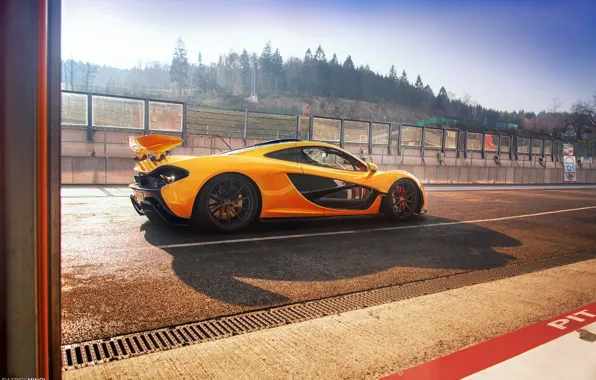 McLaren, трасса, Желтый, Макларен, Суперкар, Yellow, Гиперкар, Supercar