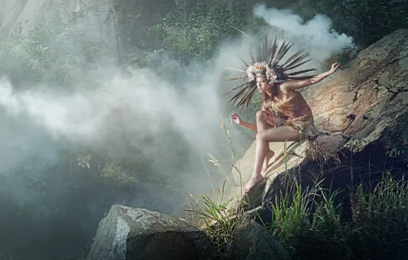 Картинка девушка, природа, поза, туман, камни, перья, джунгли