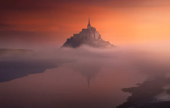 Картинка туман, Франция, остров, вечер, утро, Мон-Сен-Мишель, гора святого Михаила
