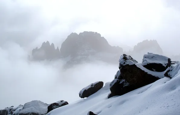 Картинка зима, небо, снег, пейзаж, горы, природа, туман, камни