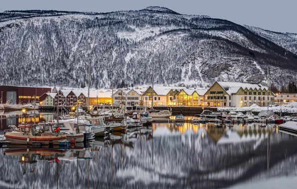 Картинка горы, отражение, дома, Норвегия, городок, Norway, фьорд, Нурланн