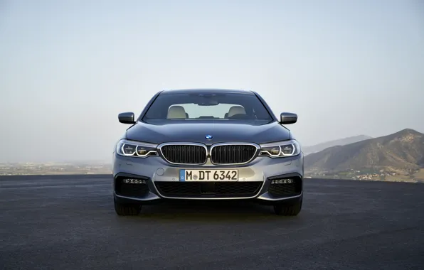 Картинка небо, горы, серый, BMW, седан, вид спереди, площадка, 540i