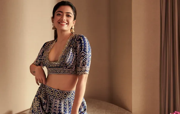Girl, hot, sexy, fashion, cleavage, eyes, smile, beautiful
