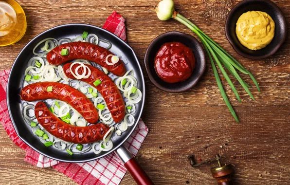 Масло, лук, доска, соус, колбаса, специи, sausage