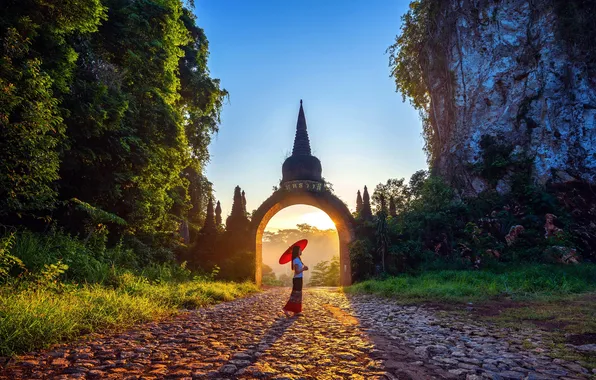 Картинка небо, деревья, Таиланд, арка, Thailand, лучи солнца, Khao Na, Парк Дхарма