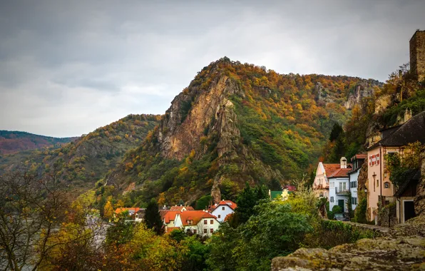 Картинка дорога, осень, лес, небо, деревья, горы, река, скалы