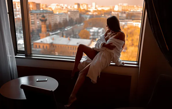 Девушка, поза, окно, ножки, плечи, смотрит, груд, Григорий Лифин