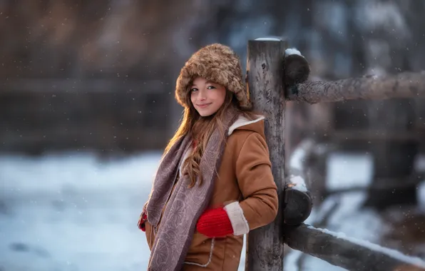 Зима, взгляд, девушка, снег, улыбка, шапка, шарф, ограждение