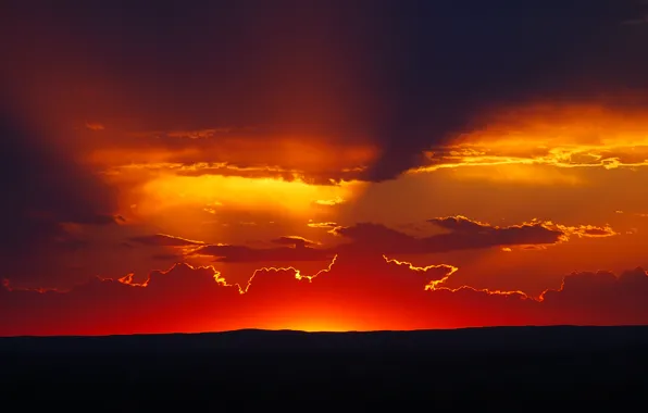 Картинка солнце, облака, закат, горы, силуэт, оранжевый небо