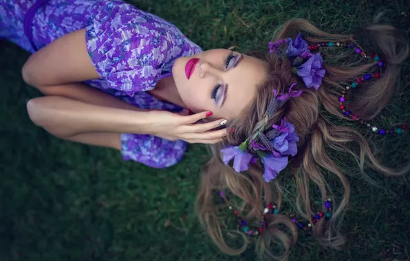 Картинка девушка, цветы, макияж, платье, боке, purple, всё фиолетово