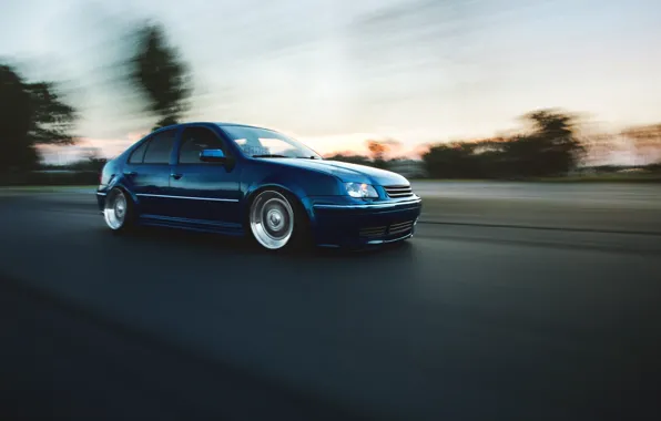 Картинка дорога, синий, тюнинг, volkswagen, blue, фольксваген, jetta, MK4