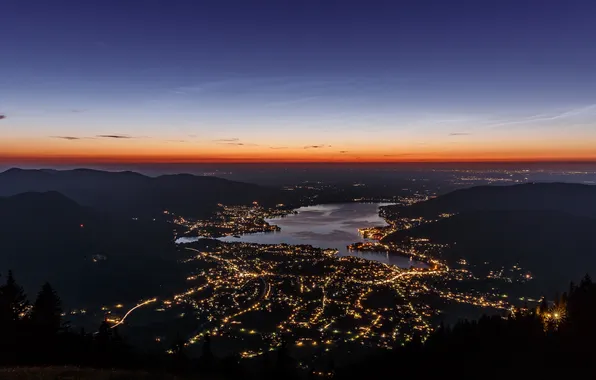 Картинка горы, ночь, город, огни, Германия, Бавария, озеро Тегернзе