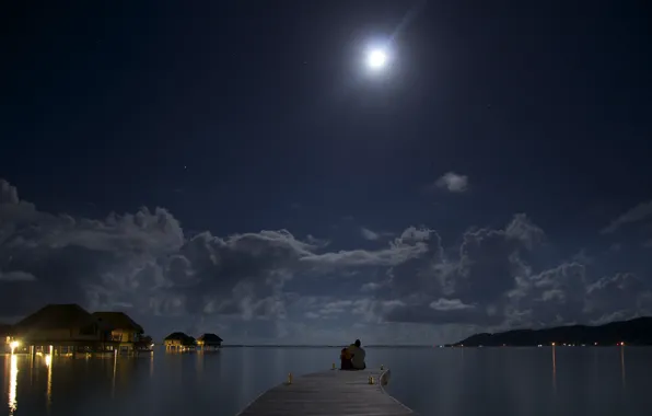 Картинка ночь, океан, луна, романтика, двое