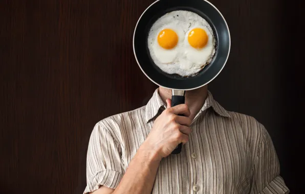 Shirt, pan, fried eggs