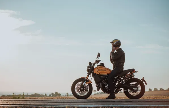 Шлем, Мотоцикл, Ducati, Мужчина, Ducati Scrambler 1100 Tribute Pro, Воздушное охлаждение, Air-cooled twin-cylinder engine, Двухцилиндровый …