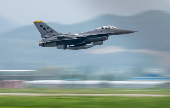 ВВС США, General Dynamics F-16 Fighting Falcon, истребитель четвёртого поколения, американский многофункциональный лёгкий