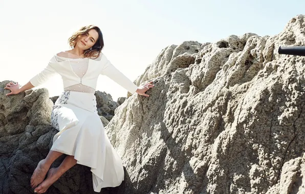 Камни, босиком, платье, актриса, красивая, Emilia Clarke, Эмилия Кларк