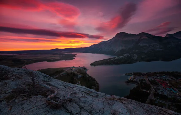Горы, восход, Waterton Lake, Чертов Евгений