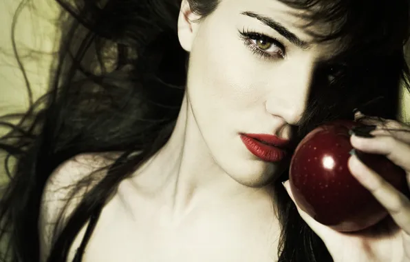 Картинка девушка, яблоко, Roula Revi