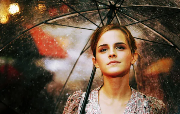 Картинка взгляд, свет, зонтик, дождь, актриса, Эмма Уотсон, Emma Watson, мечтательность