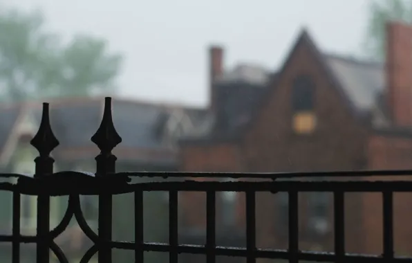 Город, улица, забор, дома