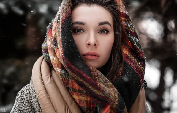 Картинка зима, взгляд, девушка, снег, портрет, шарф, фотограф, платок