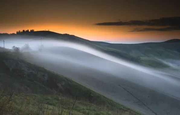 Картинка пейзаж, закат, туман, холм, дымка