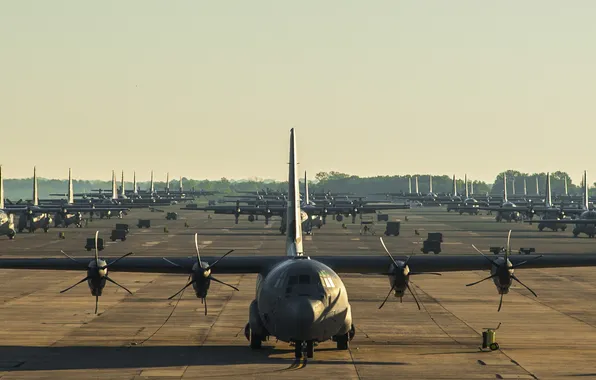 Картинка самолёт, аэродром, военно-транспортный, Hercules, C-130