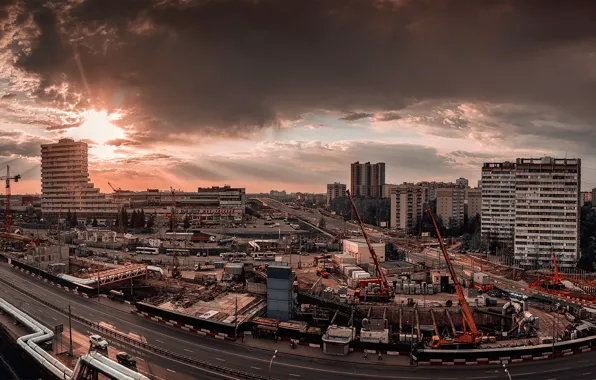 Москва, закат солнца, строительство метро
