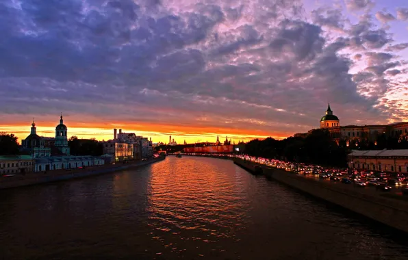 Картинка небо, облака, закат, город, река, фото, рассвет, Москва