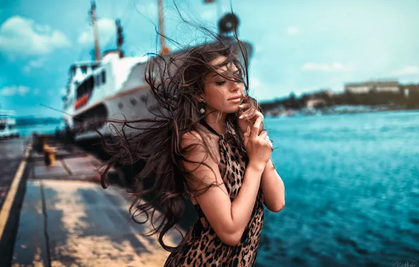 Картинка девушка, настроение, ветер, волосы, причал, Kaan Altindal