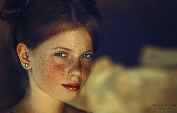 Картинка девочка, веснушки, рыжая, зеленые глаза