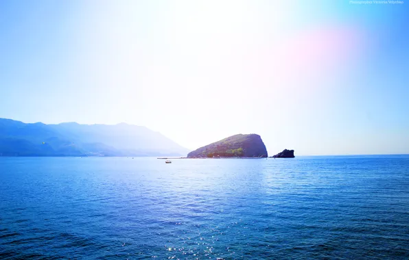 Картинка море, лето, небо, вода, солнце, горы, остров, черногория