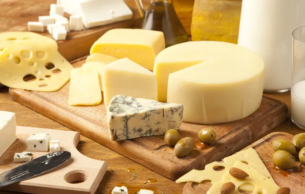 Сыр, молоко, доска, оливки, миндаль, сорта, эмменталь, горгонзола