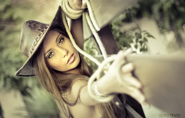 Картинка взгляд, девушка, забор, рука, шляпа
