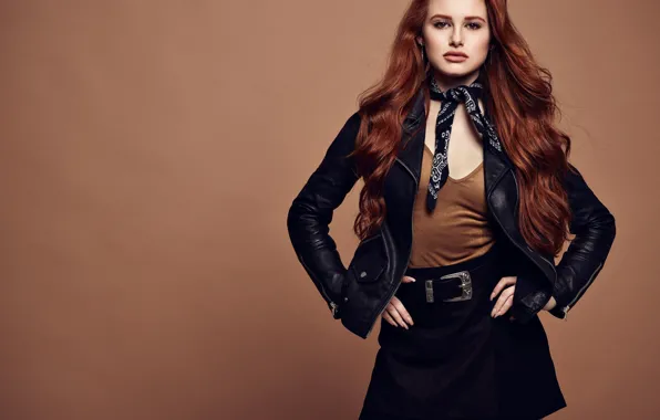 Картинка взгляд, поза, актриса, локоны, Madelaine Petsch, hрыжая