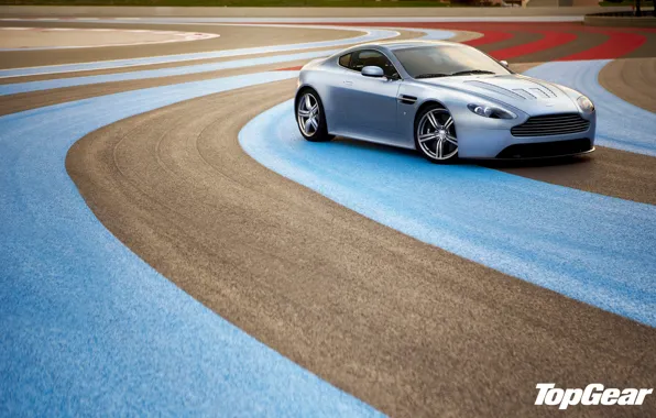 Картинка Aston Martin, Vantage, суперкар, гоночный трек, top gear, V12, передок, Астон Мартин