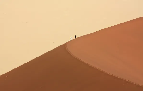 Люди, пустыня, дюна