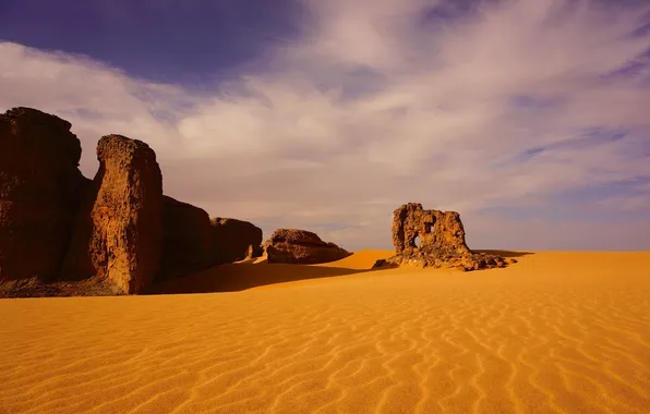Картинка песок, небо, камни, пустыня, сахара, алжир