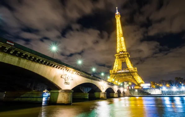 Картинка ночь, город, река, Франция, Париж, освещение, фонари, Сена