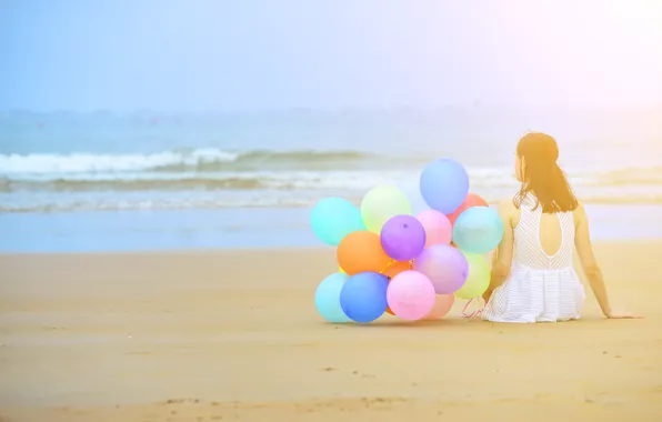 Картинка песок, море, пляж, лето, девушка, солнце, счастье, воздушные шары