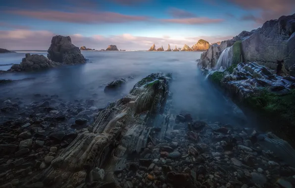 Море, облака, галька, камни, скалы, берег, каменистый