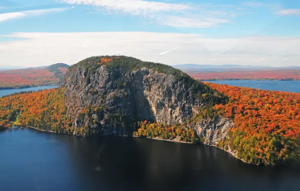 Картинка осень, лес, небо, облака, скала, озеро, остров