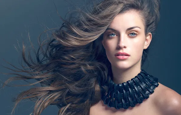 Взгляд, лицо, волосы, плечи
